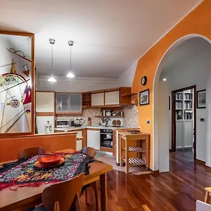 Da Luca Con Posto Auto! , Mestre Italia